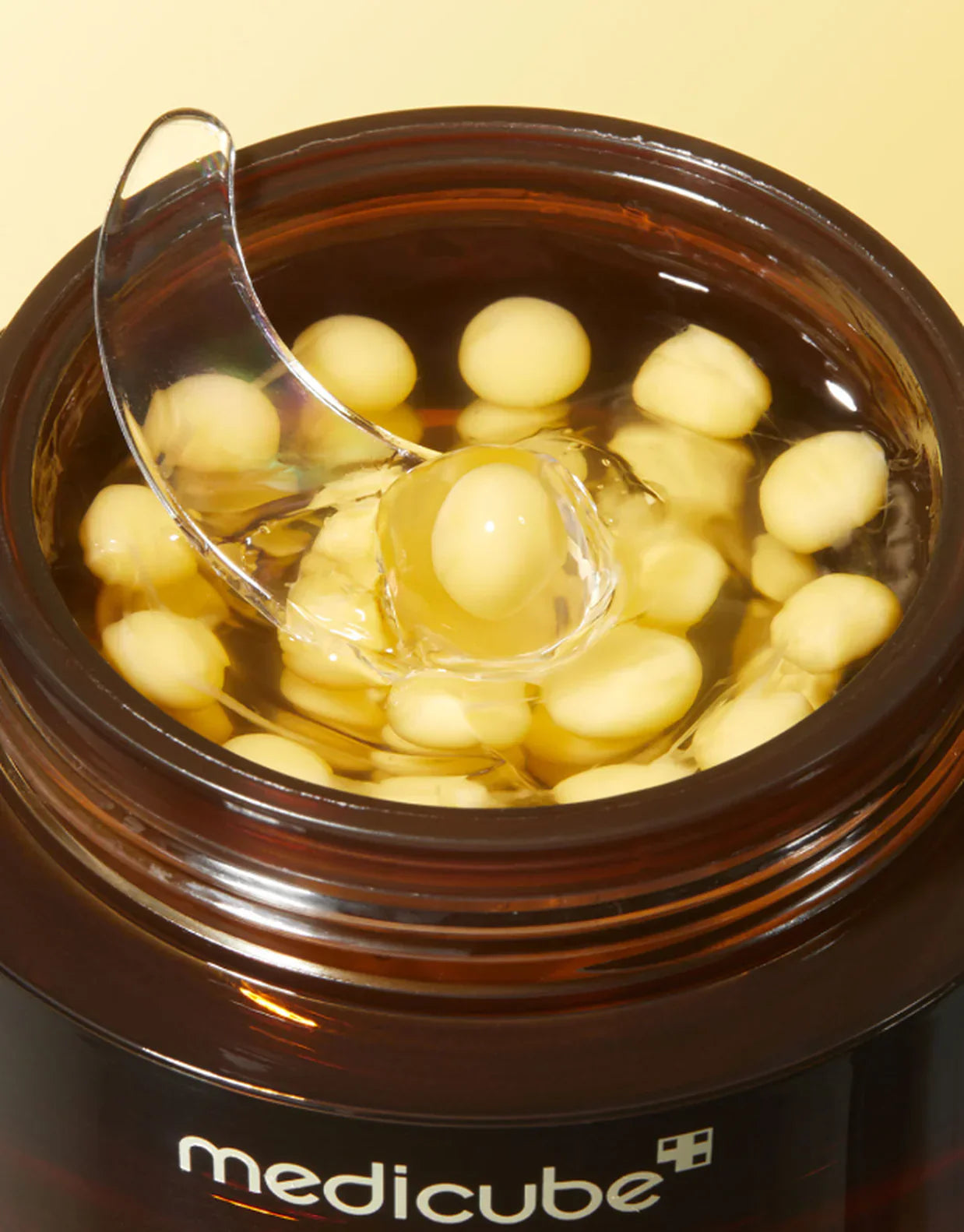 Medicube_Deep_Vita_C_Capsule_Cream_M_Cosmetics_Australia_2.webp?v=1730911362&width=1946